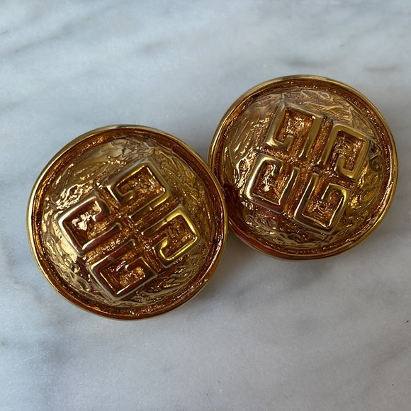 1980S Vintage Givenchy Logo Round Gold Plated Clip-on Earrings - Picture 3 of 11